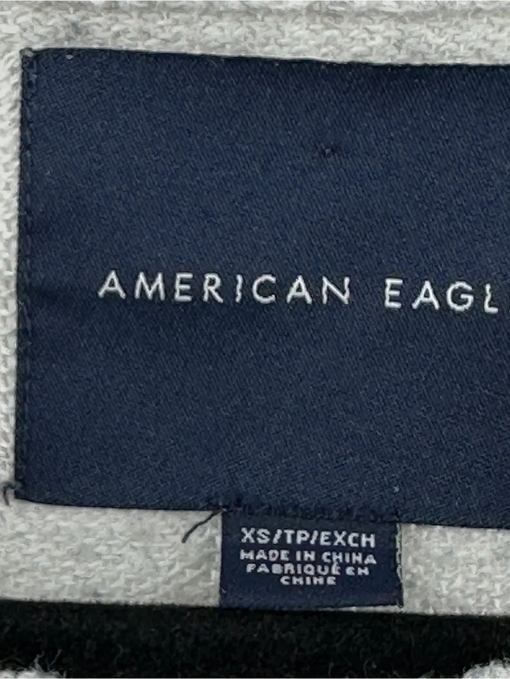 American Eagle Outfitters Men’s XS Blue‎ Mountain-Graphic Crewneck Sweater